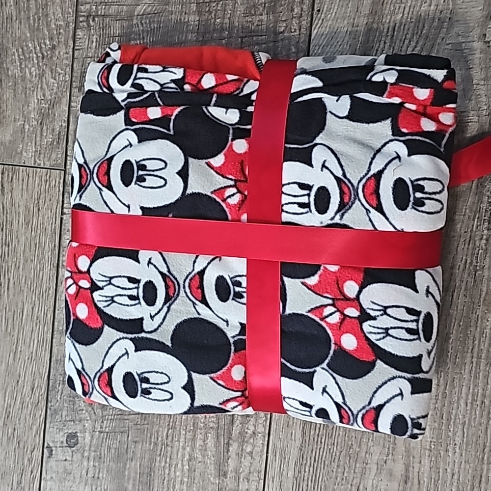 Disney Microfleece Pajama Set - Picture 5 of 5